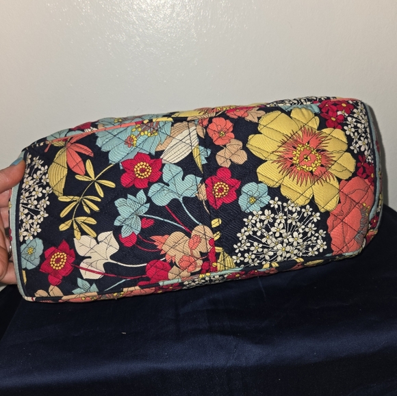 Retired Vera Bradley Happy Snails Tote Bag Purse Floral Medoum Size Clean - Picture 2 of 4